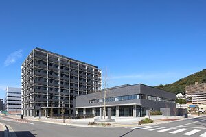 広島県医師会館+広島がん高精度放射線治療センター